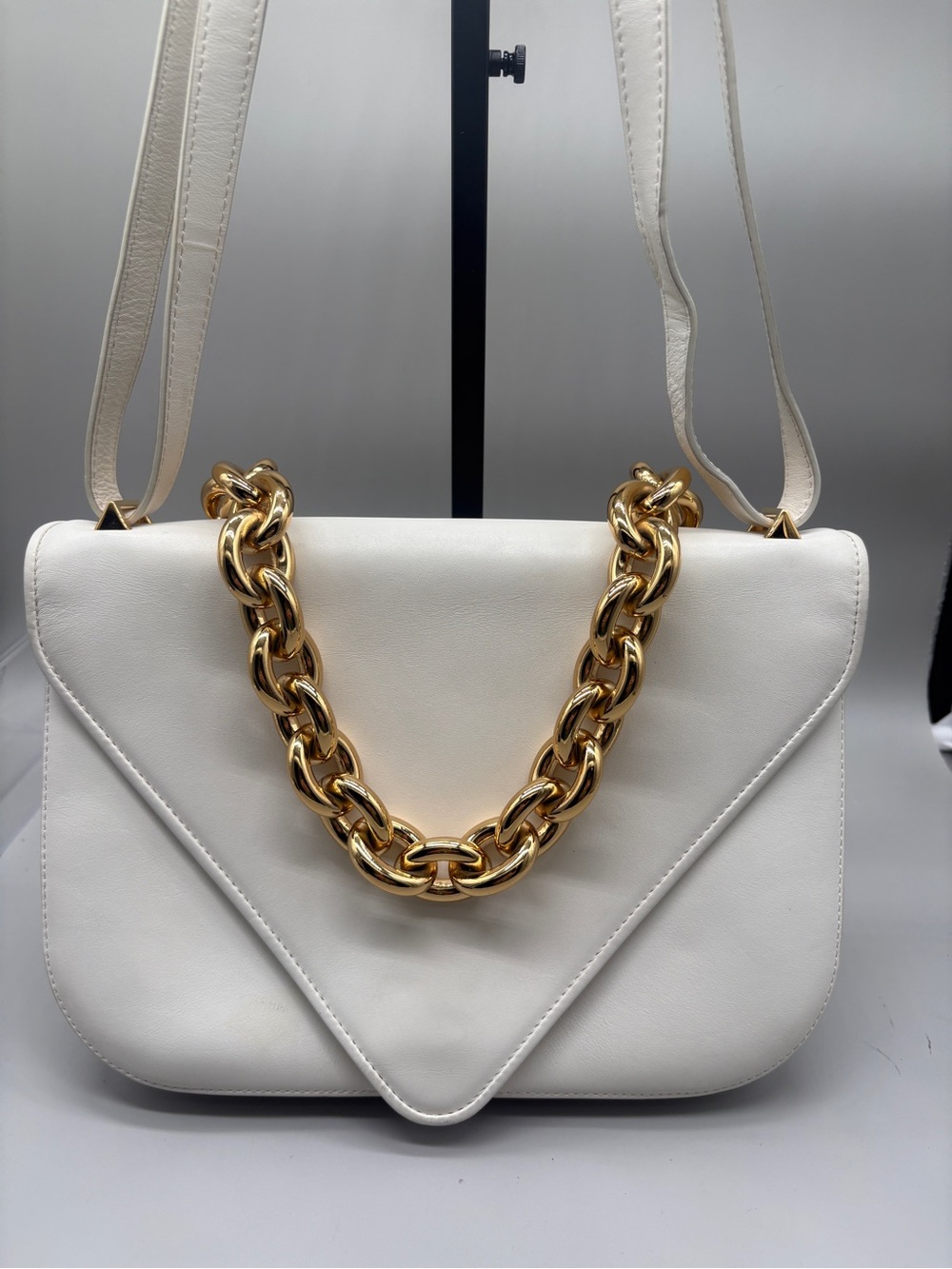 Bottega Veneta Cream Leather Chain-Detail Crossbody Bag